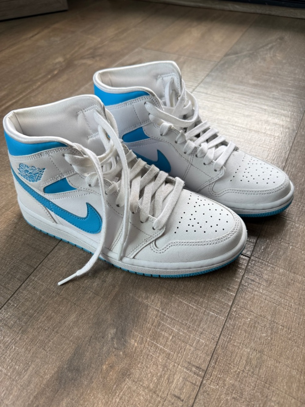 Nike Air Jordan 1 Mid UNC White Blue Women’s Sneakers Size 7